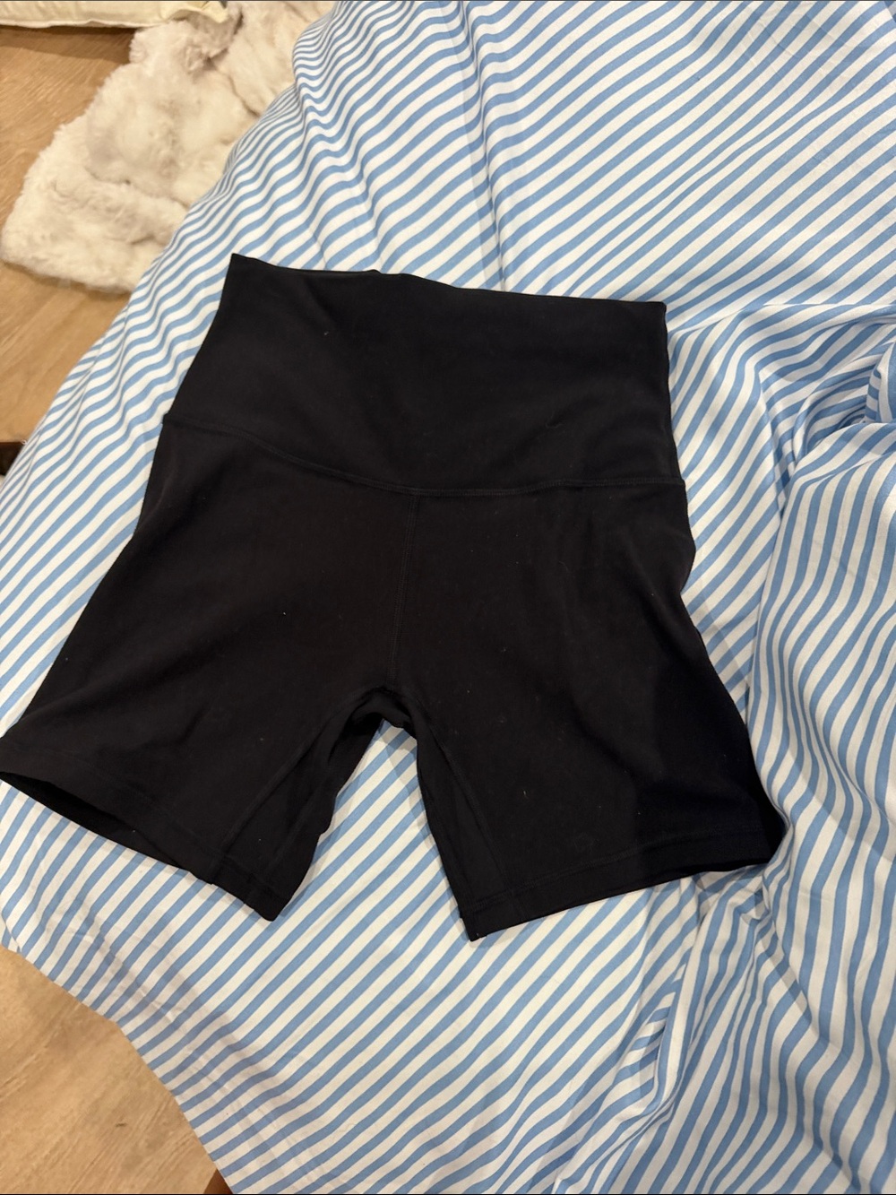 Lululemon Women's High-Waist Black Bike Shorts 6 inch